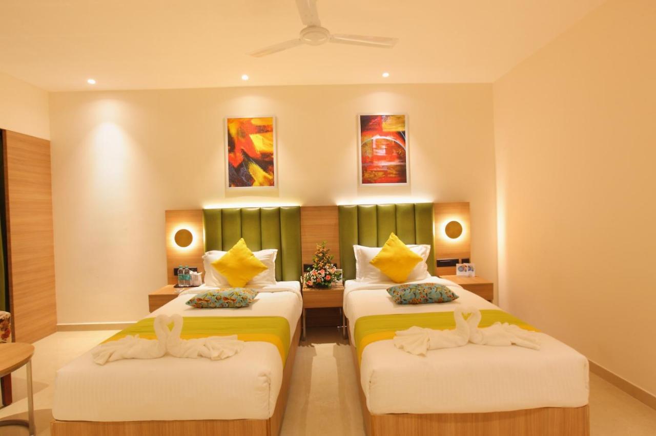 The Grand Ambassador Hotel Kottajam Kültér fotó