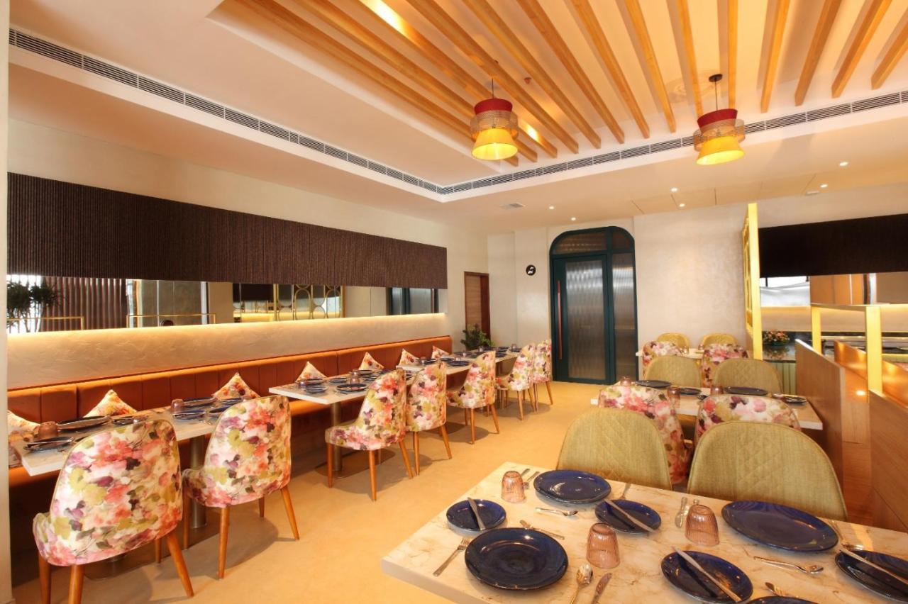 The Grand Ambassador Hotel Kottajam Kültér fotó